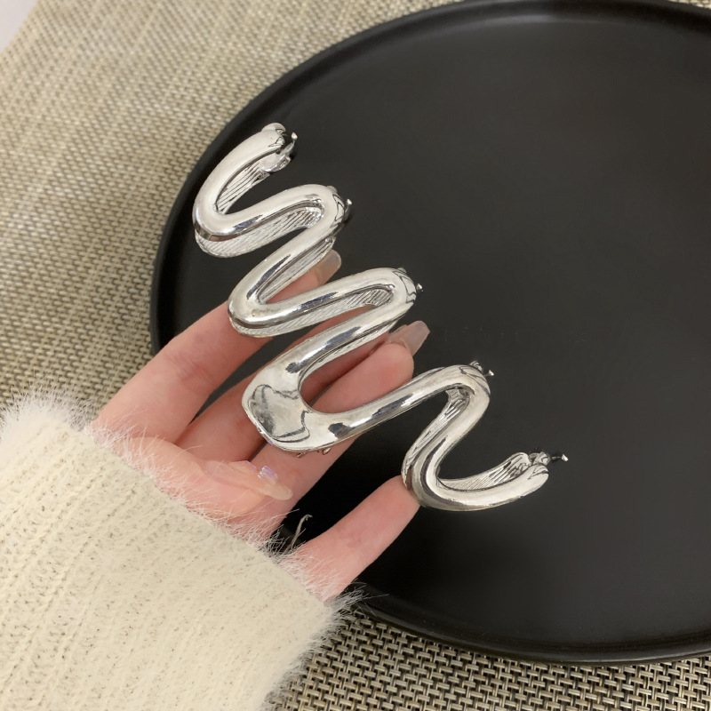 Punk Einfache Vintage Gold Silber Metall Große Haar Krallen für Frauen Zubehör Shark Fänge Clips Haarnadel Kopfbedeckungen Neue 2023 – Detail 5