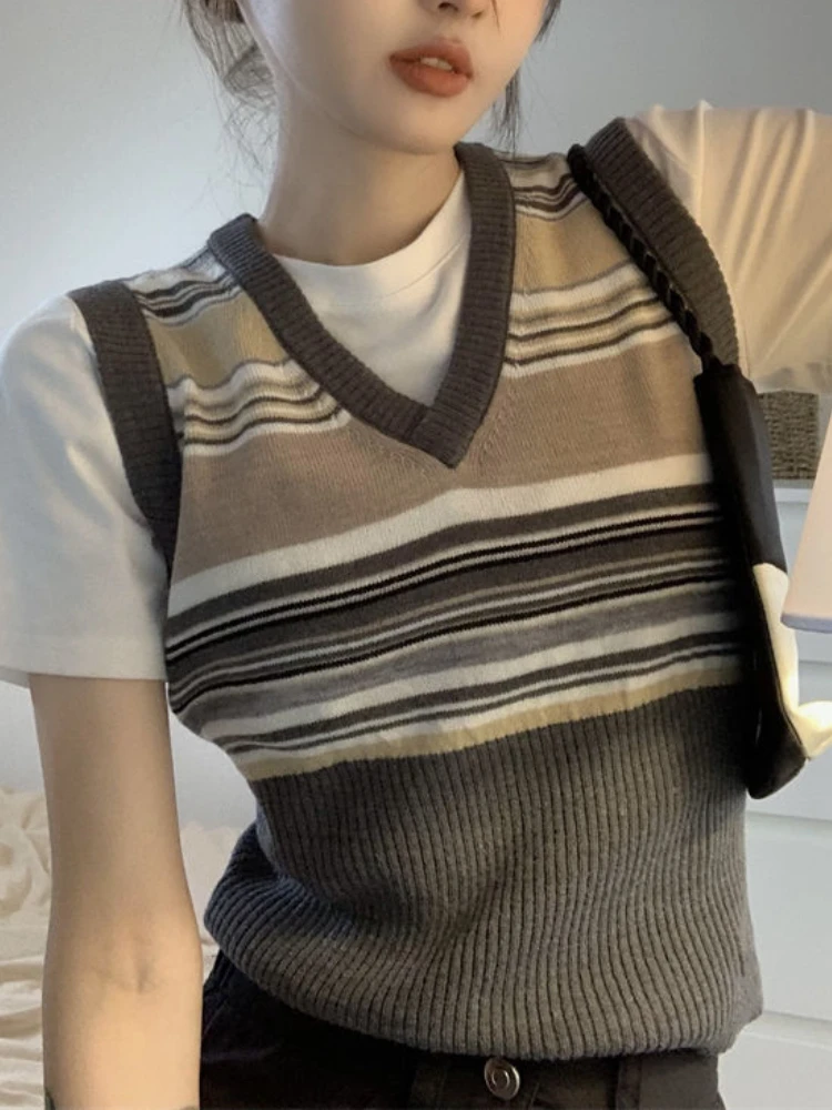 Supersoft Sweater Vest Women’s striped Design All-match Leisure Slim womens gray Creativity Retro Ladies Panelled Korean Style Fashion Cropped sleeveless Sweaters Autumn V-neck Ribbed Vests for Woman in grey