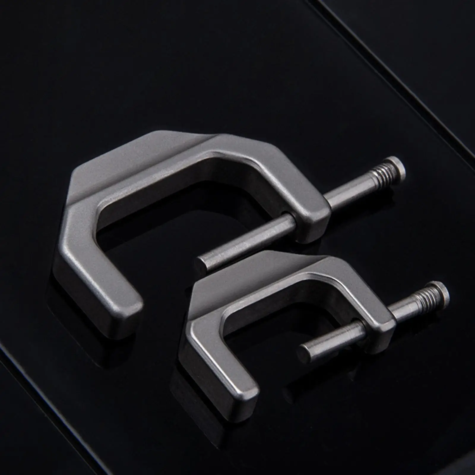 Titanium Alloy Key Ring Car Buckle Tool Keychain Buckles Shackle Small D Rings Accessories