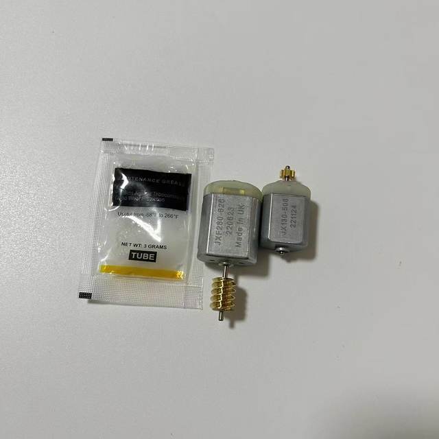 VOLVO 純正部品 8628224 ドアロックアクチュエータモーター 【公式通販】