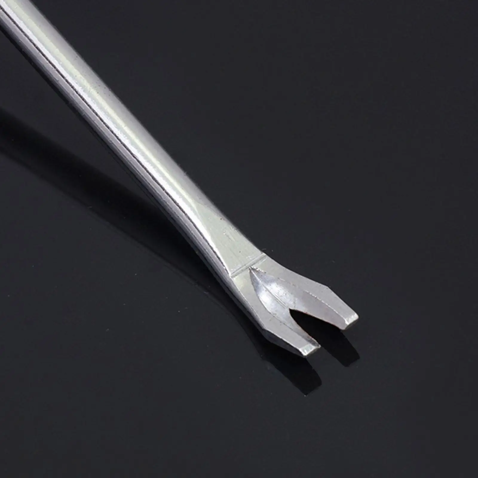 Screwdriver Nail Puller Remover V Shape Head Tack Lifter Nail Staple Rivet Tack Puller Fit for Auto Car Repair Carpentry Nails