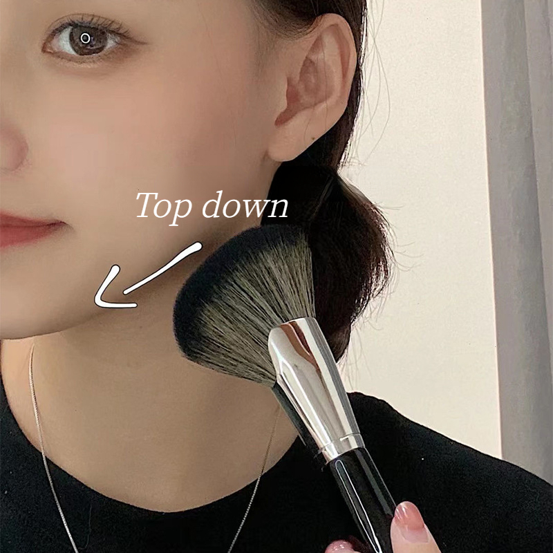 Description Picture 6 of itemBlack Sculpting Brush Professional Makeup Brushes Large Cosmetic Face Cont Bronzer Oblique Powder Blush Brush Face Make Up Tools