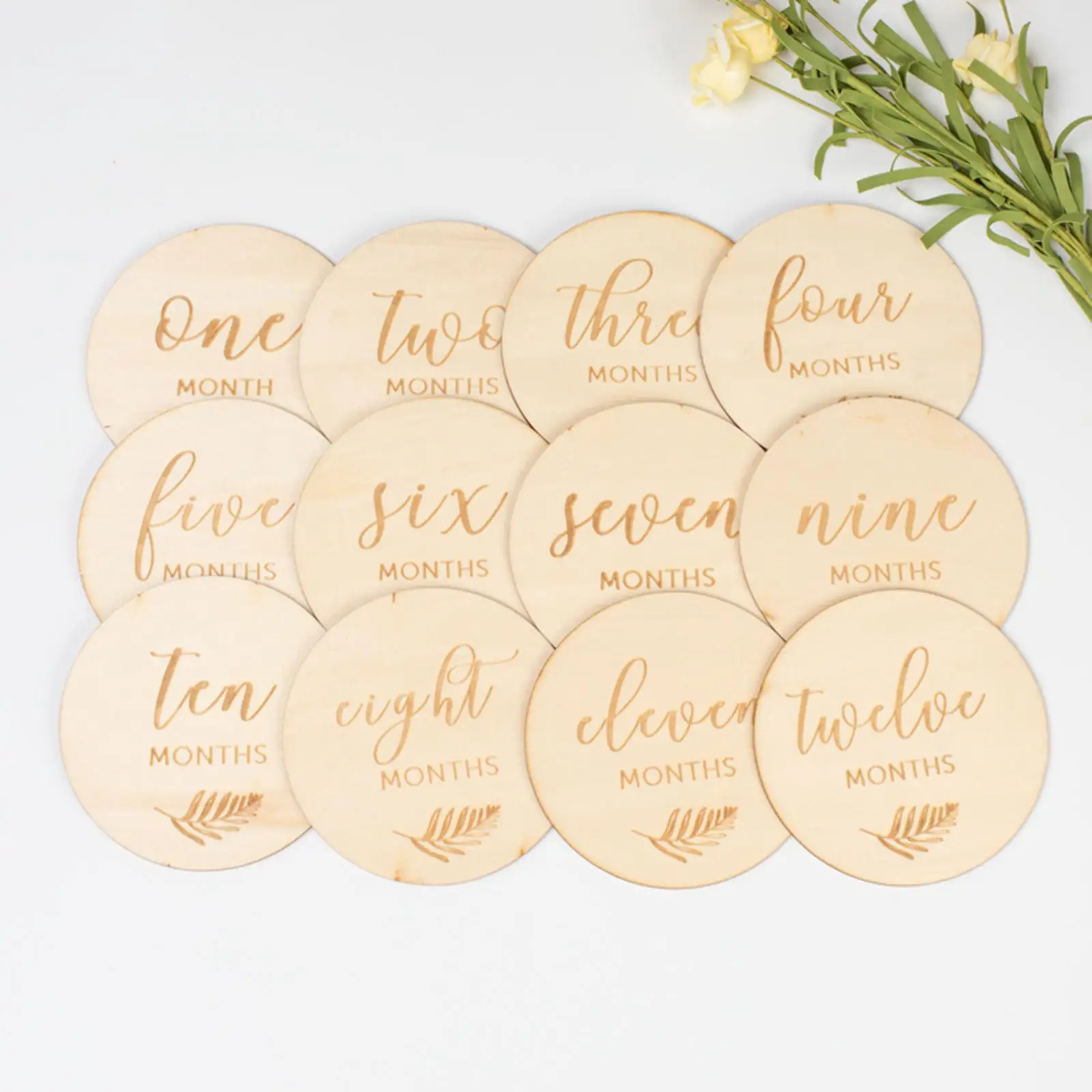 Beautiful Wooden Baby Milestone Cards Double Sided Newborn Photo Props Round Milestone Markers for Pregnancy Baby Shower Gifts