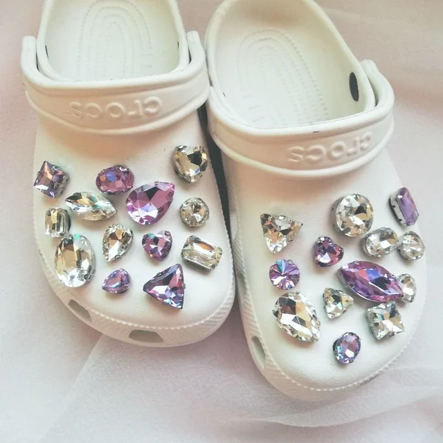 Fashion Crystal Rhinestone Shoe Charms, Cute Bling Croc Charms for Girls and Women, Shoe Decoration Accessories Jewelry Pin and Chain. (Pink)