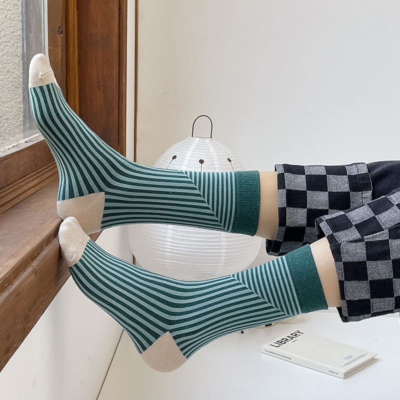 Koreanische Mode Retro Socken Frauen Mehrfarbig Gestreiften Casual Harajuku Frau Socken College Stil Baumwolle Mädchen Studenten Crew Socken – Detail 6