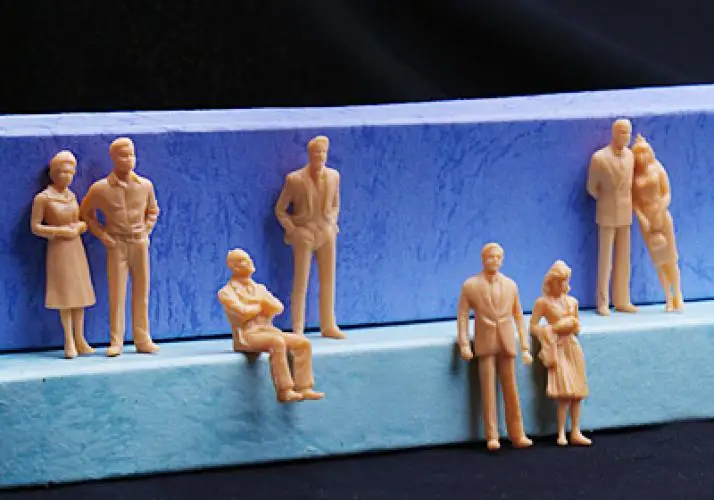 Set of 100 Unpainted People Model Figures Landscape O :50 Layout