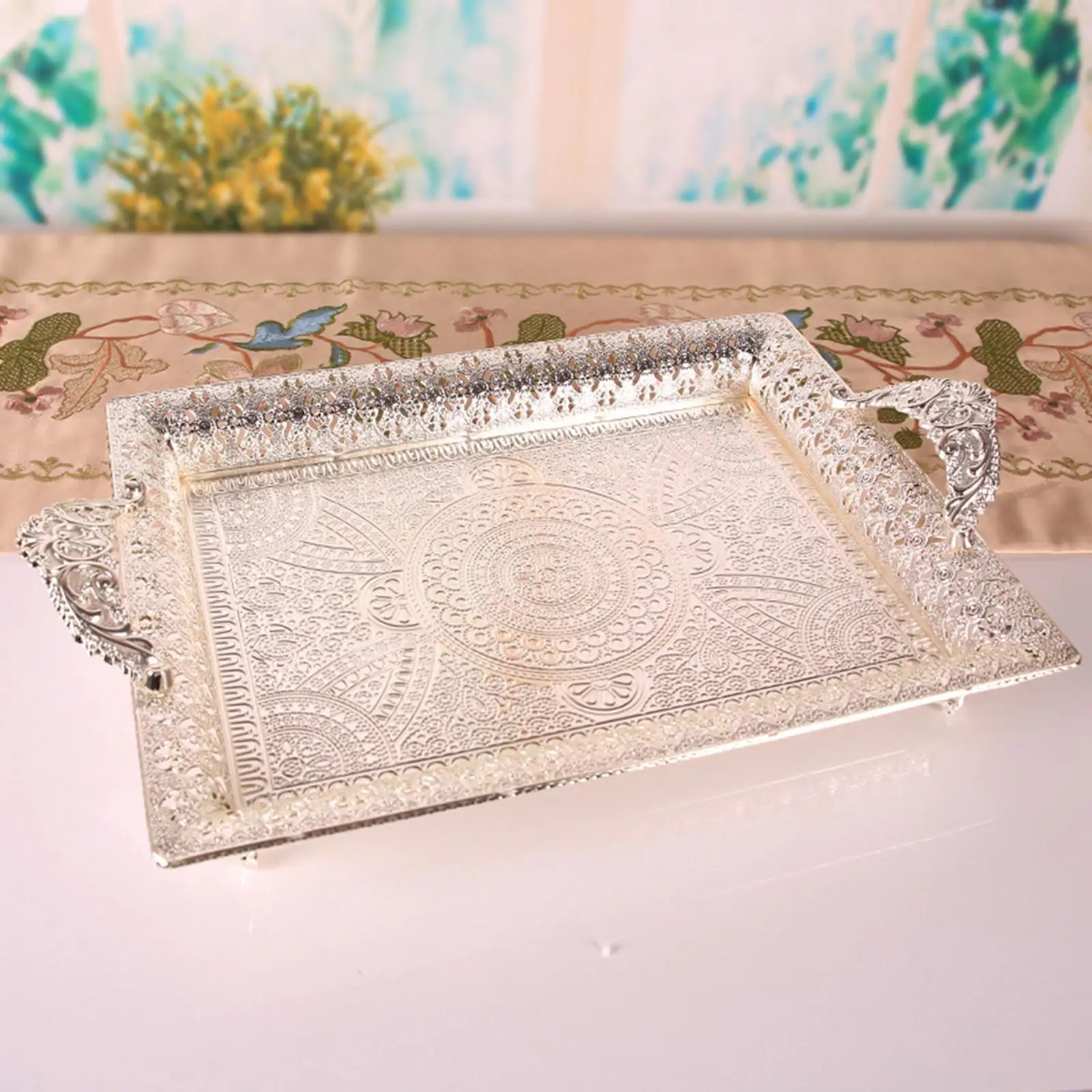 Iron Serving Tray, Bread Tray Display Tray Fruit Plate Jewelry Tray Makeup Organizer for Bathroom Dressing Room Party Decoration