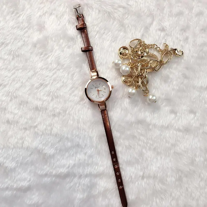 Женские кварцевые часы в стиле ретро с тонким кожаным ремешком и кристаллами из циркония