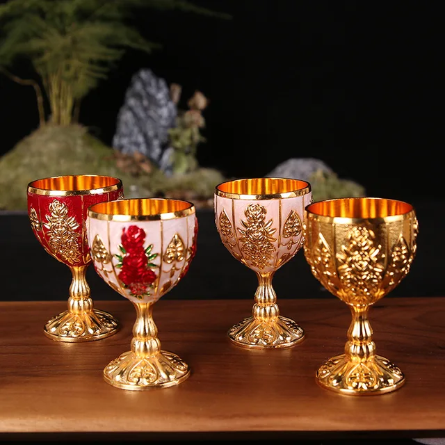 Wine Glasses Retro Creative Beverage Wine Cup Goblet Small Wine Cup Gold  European Style Home Bar Decor Drinking Tools 30ml