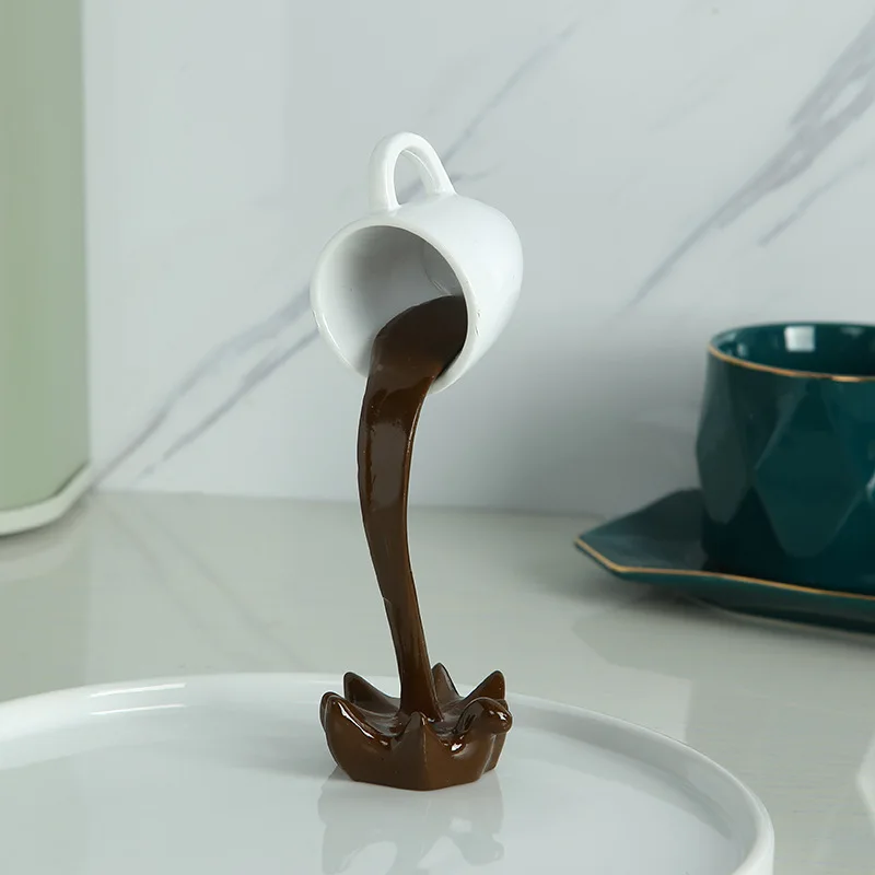 Floating Spilling Coffee Cup Sculpture Kitchen Decoration Spilling Magic Pouring Splash Creative Desktop Decor Home Decoration