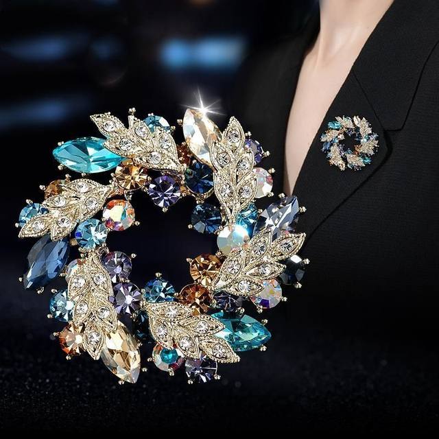 Broche Fleur En Cristal Et Strass – Élégante Et Pétillante, Parfaite Pour égayer Un Manteau, Une Robe Ou Un Sac - 4
