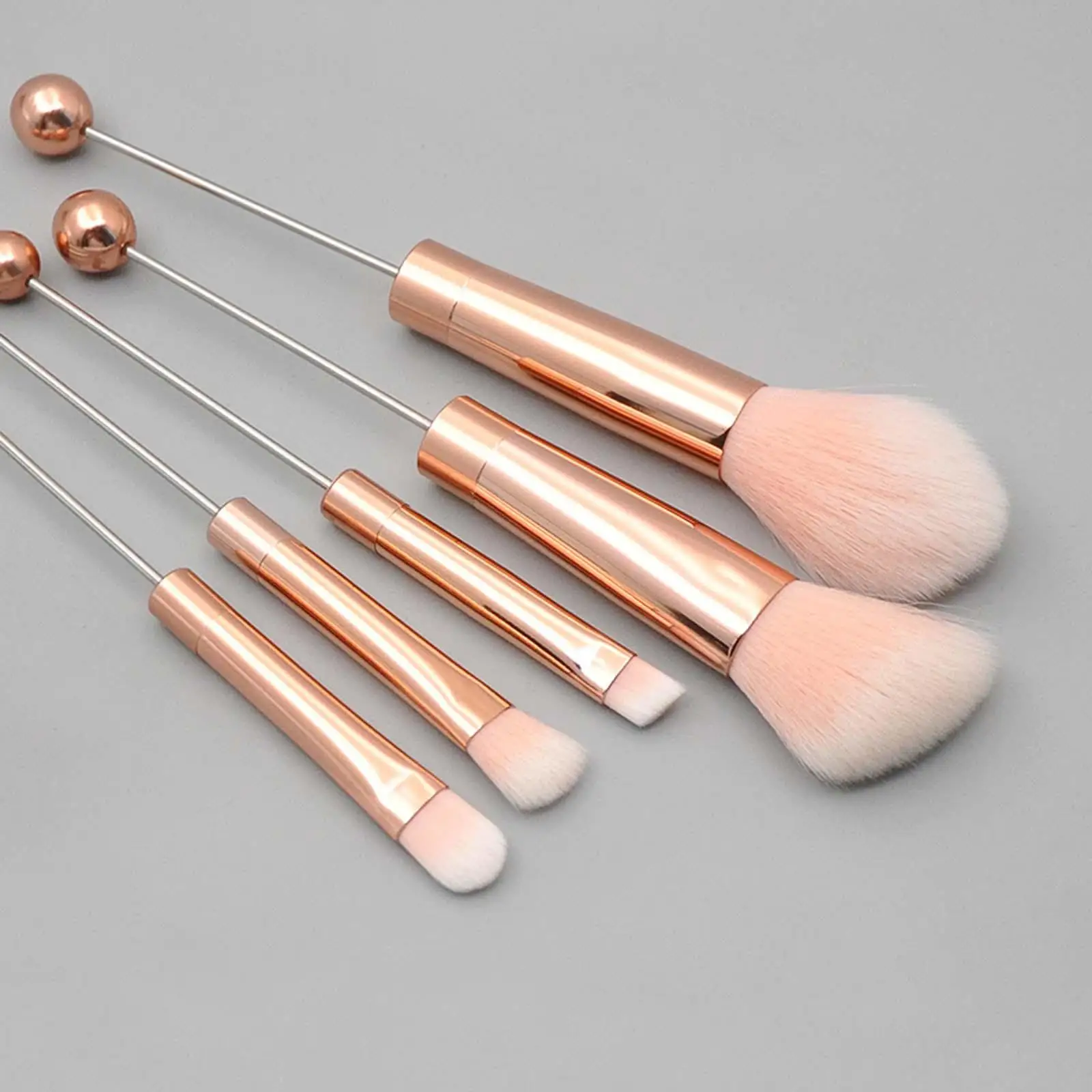 5 Pieces Beaded Eyeshadow Brush Aluminum Tube Blush Brush Foundation Makeup Brush Kit for Bestie Girlfriend Women Adults Sister