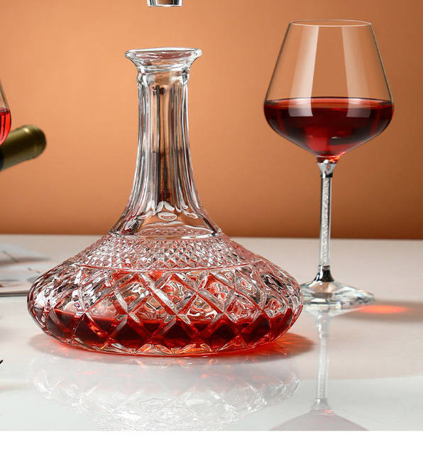 Rotary Gyro Tumbler Decanter with Lid Relief Carving Glass Separator  Lead-free Crystal Glass Wine Bottle