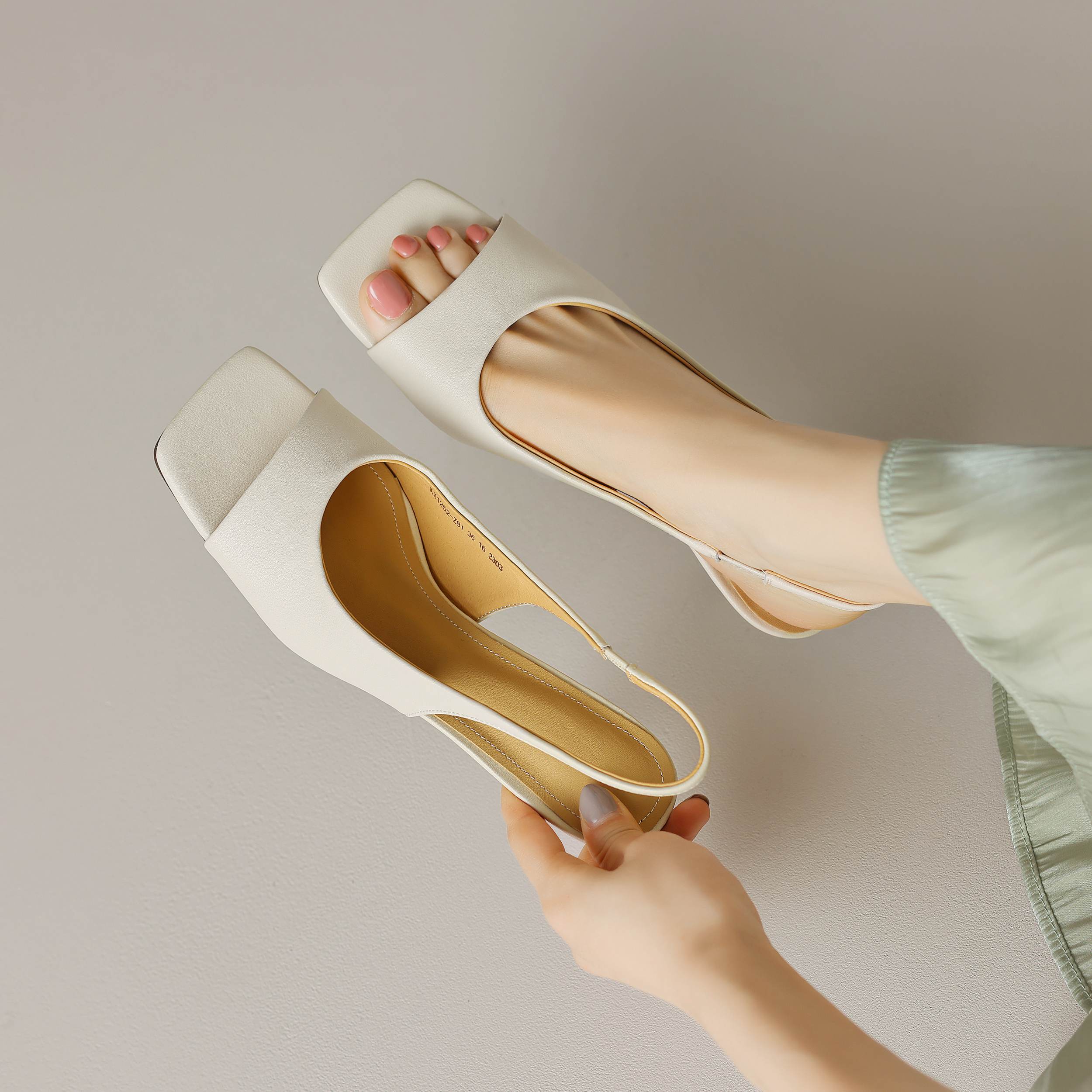 Krazing Pot Cow Leather Slip On Slingback Silver Color Peep Toe Summer Shoes Preppy Style Gorgeous Thin High Heels Sandals Women