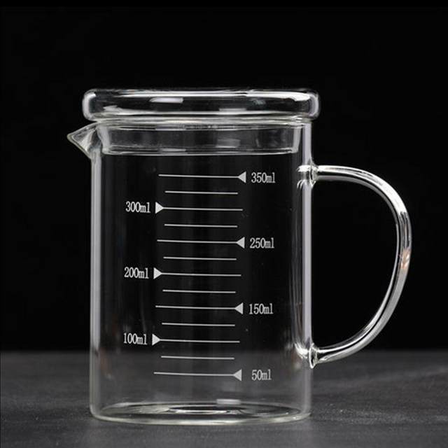 High Borosilicate Glass Measuring Cup with Lid Easy to Read Beaker for  Baking