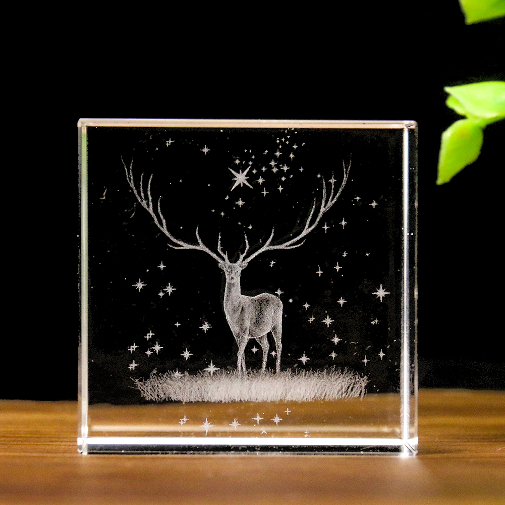 50MM Quadratischer Lasergravierter Elch-Kristall-Ornament Schreibtisch-Briefbeschwerer Handgefertigte Statue Hochzeits-Tischdekoration Zubehör – Detail 2