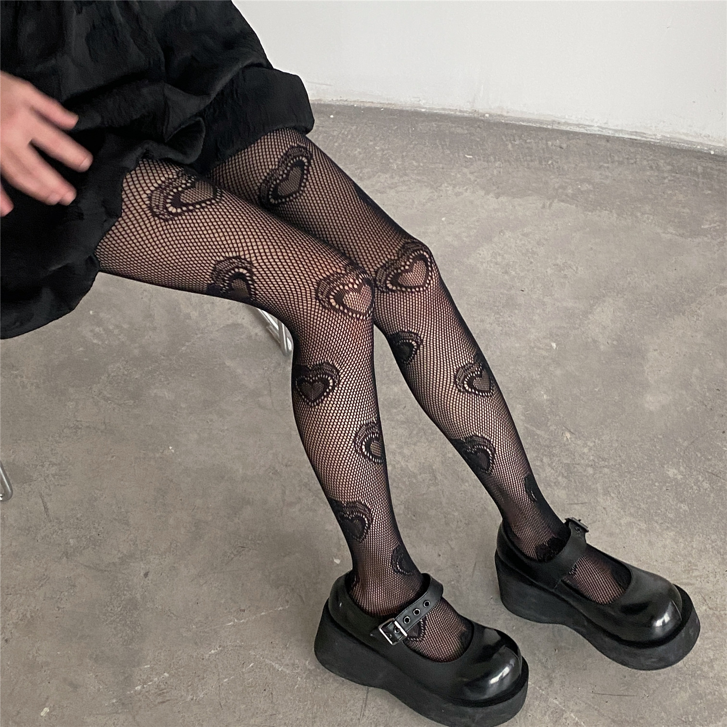 Description Picture 6 of itemLolita Heart Hollowed Out Lace Mesh Stockings Bottomed Pantyhose Japanese Women Retro Floral Rattan Black Stocking Hot Tights