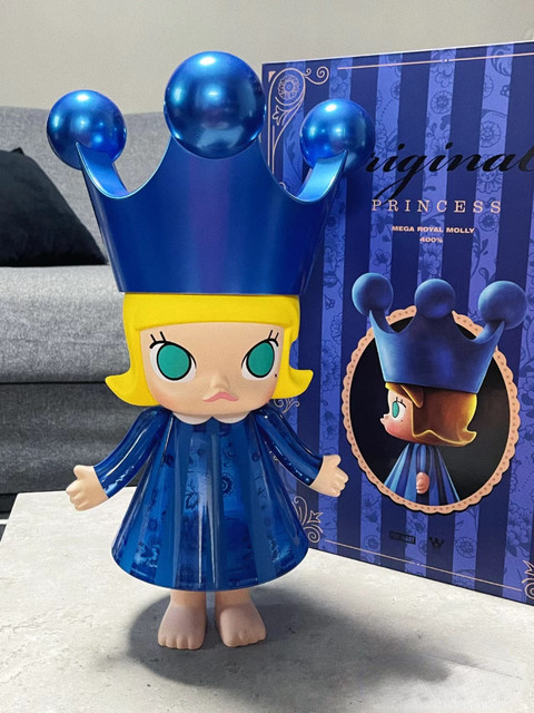 New Original Princess Mega Royal MOLLY 400% Crown Space Vintage Figure Blue  Pink Dress Park Exclusive Edition Collection Toy