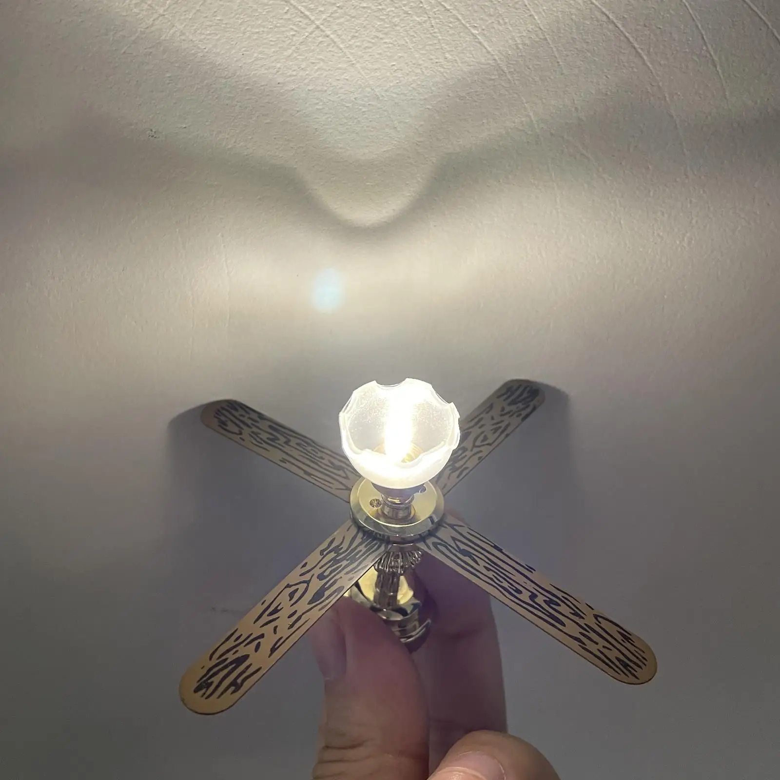 1/12  Dollhouse Ceiling Lamp Battery Powered Fan Light Lighting LED