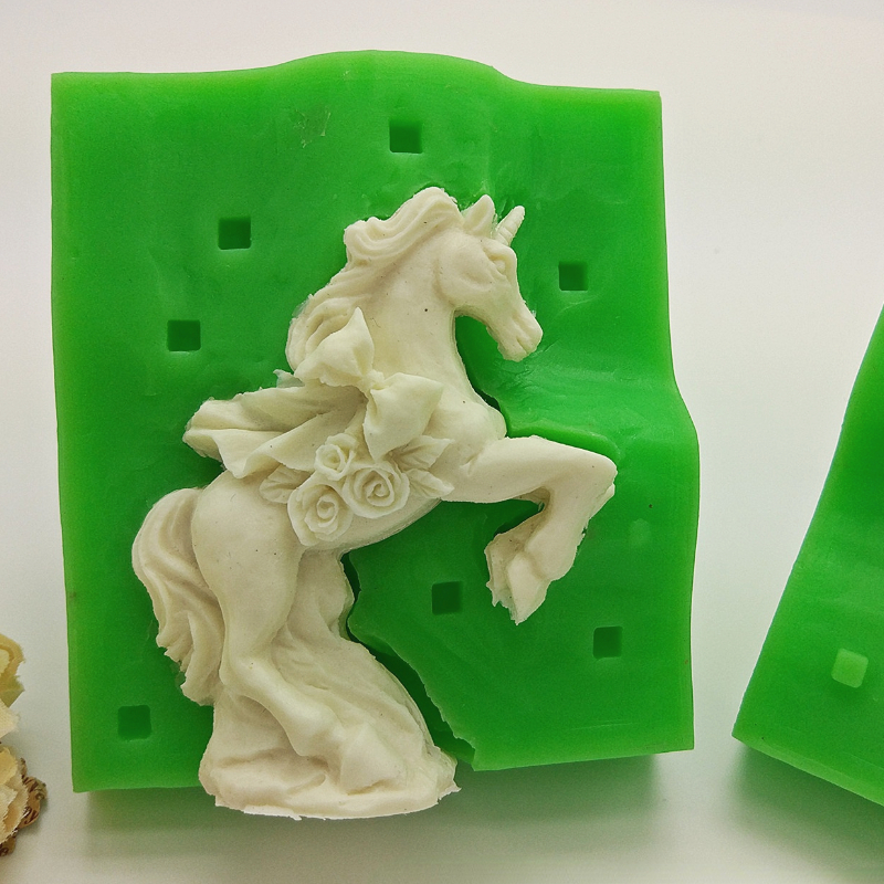 Description Picture 3 of itemCute Pony Silicone Candle Mold DIY Aromatic Animal Horse Candle Making Handmade Soap Resin Chocolate Mold Gifts Craft Home Decor