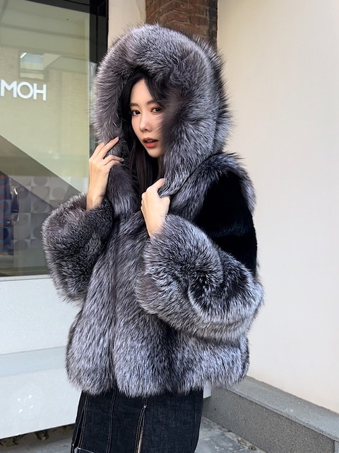 2023 New Luxury Women's Fur Coat Leather With Real Fox Fur Collar