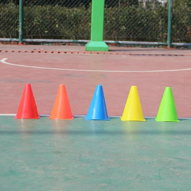 Coni da allenamento sportivi da 5 pezzi per coni da gioco di calcio per  bambini coni stradali coni da allenamento per il gioco, addestramento del  cane - AliExpress