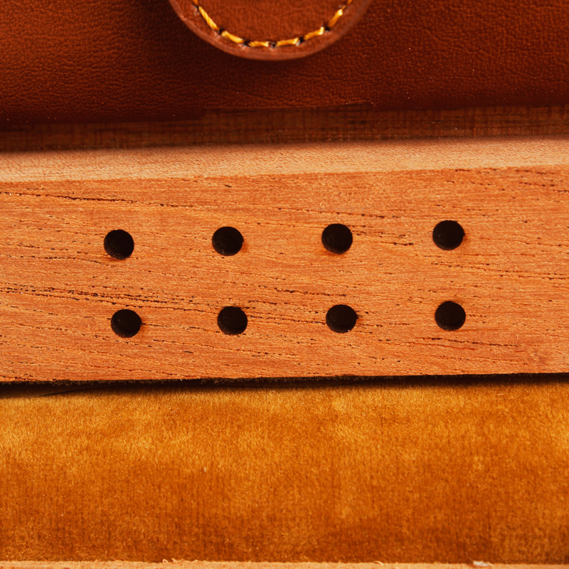 Description Picture 5 of itemCigar Case Cedar Wood Humidor Portable Travel Cigar Case Smoking Accessories