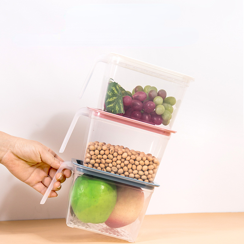 Description Picture 6 of itemLarge-capacity Kitchen Refrigerator Storage Box with Lid Handle Plastic Sealed Fresh-keeping Box Food Storage Containers