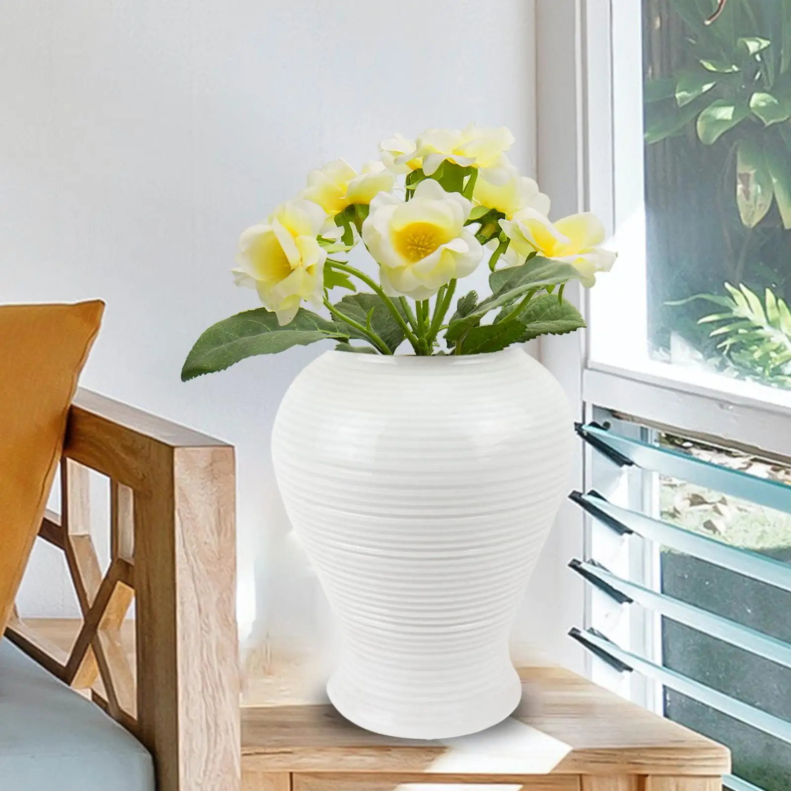 Porcelain Ginger Jar Flower Holder Flower Arrangement Display Ceramic Vase Temple Jar for Home Office Decoration Gift Ornament