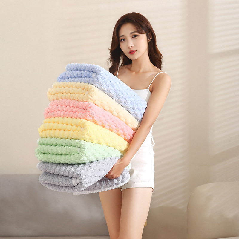 Description Picture 3 of item2024 Extra Absorbent Bath Towel Set with Soft Coral Velvet and Cloud Lattice Design Hand Towel