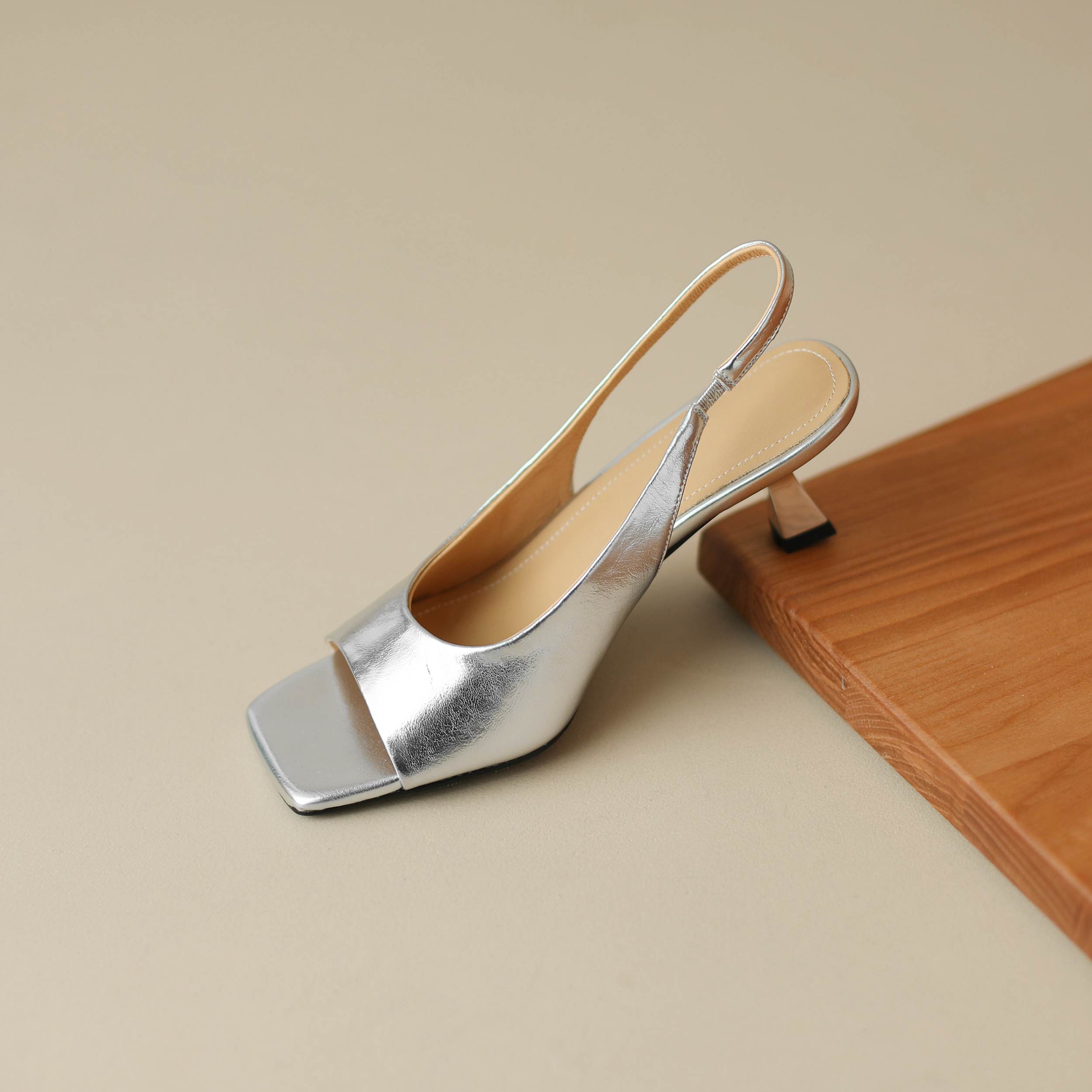 Krazing Pot Cow Leather Slip On Slingback Silver Color Peep Toe Summer Shoes Preppy Style Gorgeous Thin High Heels Sandals Women