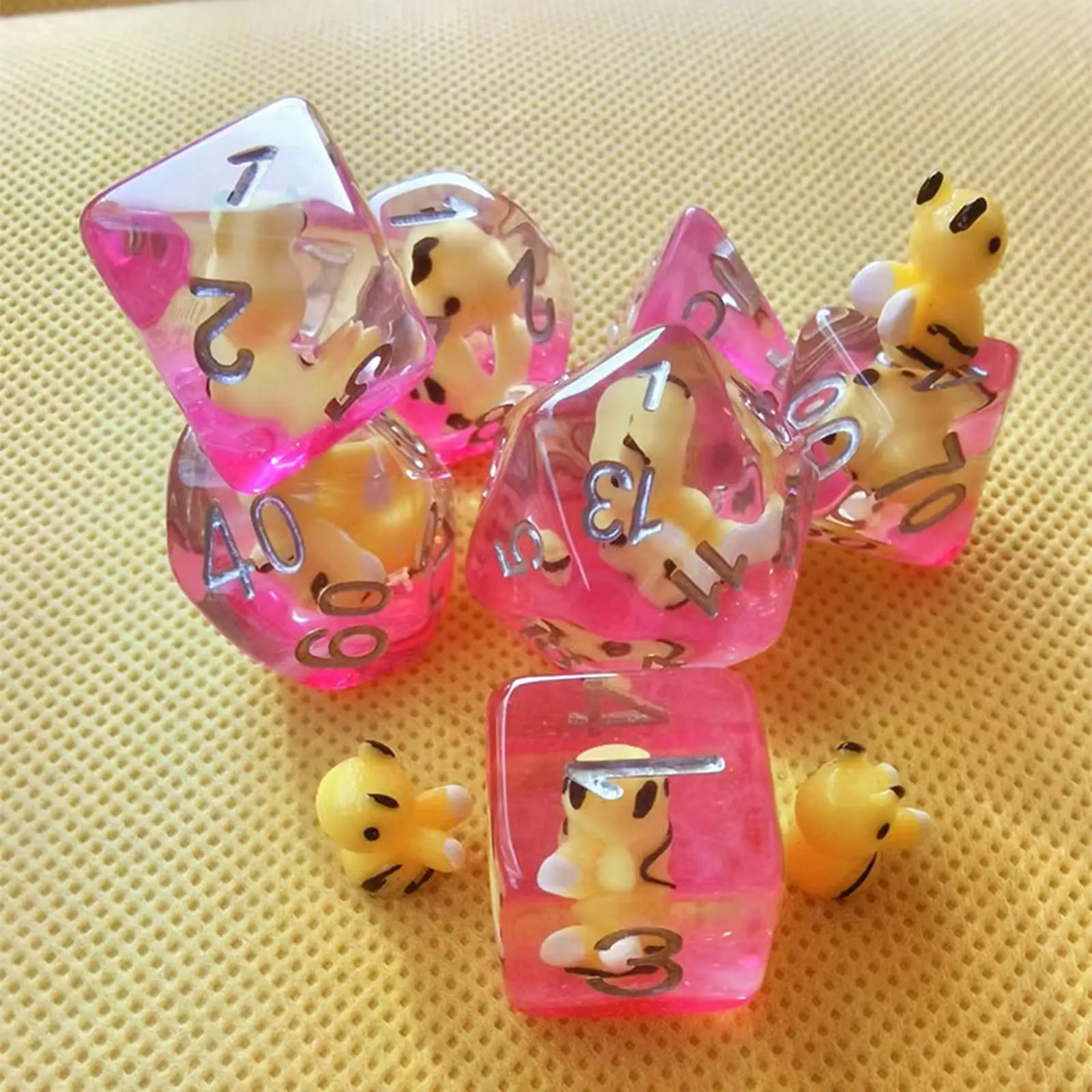 7 Pieces Resin Polyhedral dices Set Filled with Honeybee Rounded Corners Toys for Role Playing Games Table Games Party Supplies