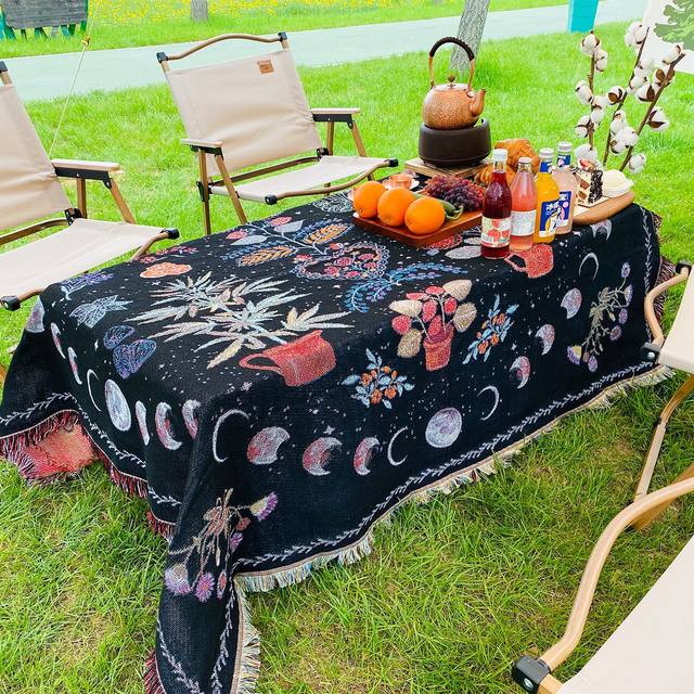  tiowik Flower Moon Mountain Throw Woven Blanket with Tassel for  Home Decoration Chair Couch Sofa Bed Beach Travel Picnic Cloth Tapestry  Shawl Cozy Cotton (Blue & Red 63×51 Inches) : Home