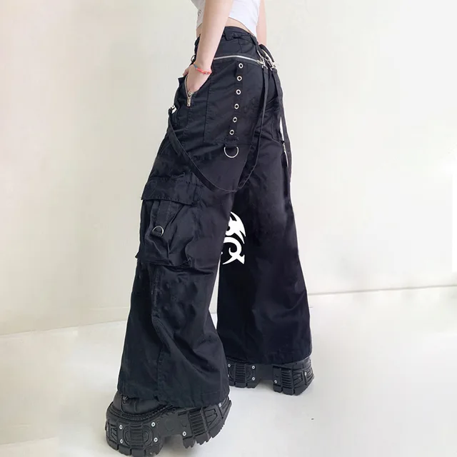 Women's High Waist Cargo Jeans Y2K Grunge Wide Leg Denim Pants Emo Goth Alternative  Clothing Fairycore Streetwear (Black,M) at  Women's Jeans store