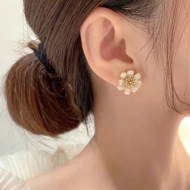 Houchu Female Earrings Japanese Retro Korean Style Ear Stud Lovely Sweet  Two Ways to Wear Luxury French New Year Earrings(red)
