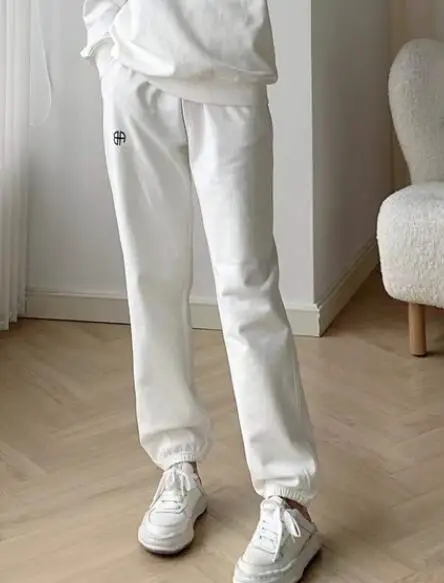 slogo-white-pants