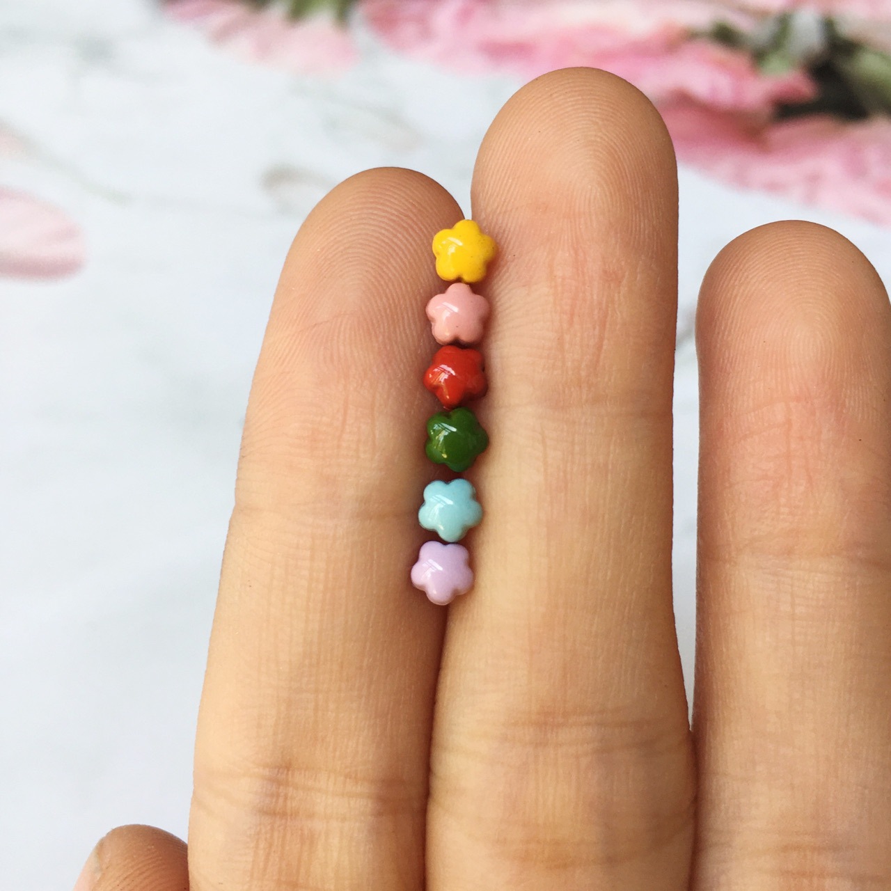 Description Picture 3 of item20Pcs 4mm Mini Buttons For DIY Handmade Doll Clothes Doll Leather Belt Buckle for 1/12 1/6 Doll DIY Sewing