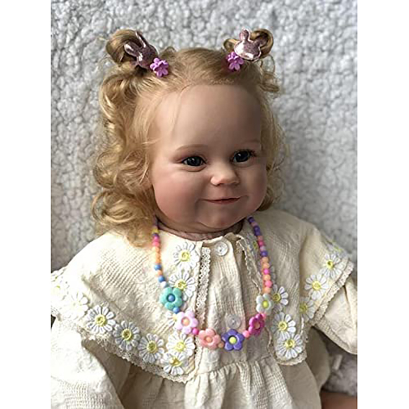 Riesige Baby Maddie bereits fertige bemalte Puppe mit verwurzelten blonden Haaren, weiches Kuschelkörperspielzeug für Kinder – Detail 3