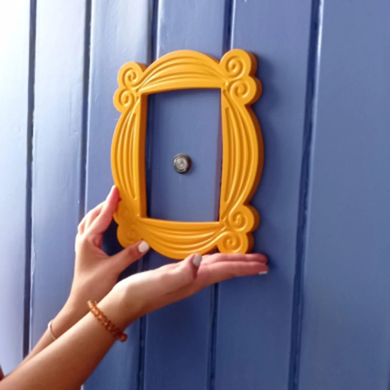 Handicraft Peephole Frame Hanging Picture Display Peephole Door Frame Picture Frame Photo Frame for Christmas Home Decoration