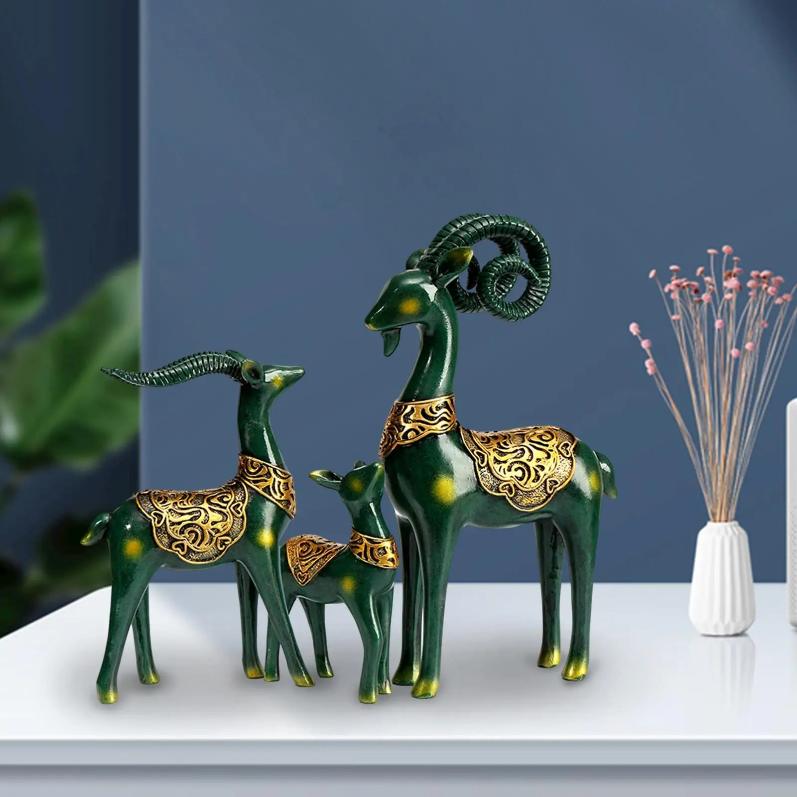 3Pcs Antelope Sculptures Standing Statue Decorative Tabletop Centerpiece for Xmas Holiday Party Home Party Supplies Elegant