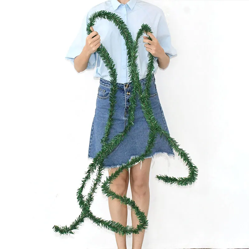 5,5 m Kiefern-Weihnachtsgirlande, dekorativer grüner künstlicher Weihnachtsbaum, Rattan-Banner, Party-Kunststoff-Anhänger, Lametta, hängende Dekoration – Detail 6