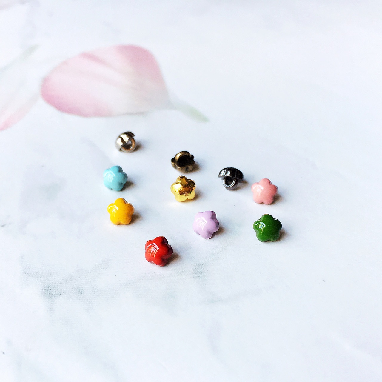 Description Picture 4 of item20Pcs 4mm Mini Buttons For DIY Handmade Doll Clothes Doll Leather Belt Buckle for 1/12 1/6 Doll DIY Sewing