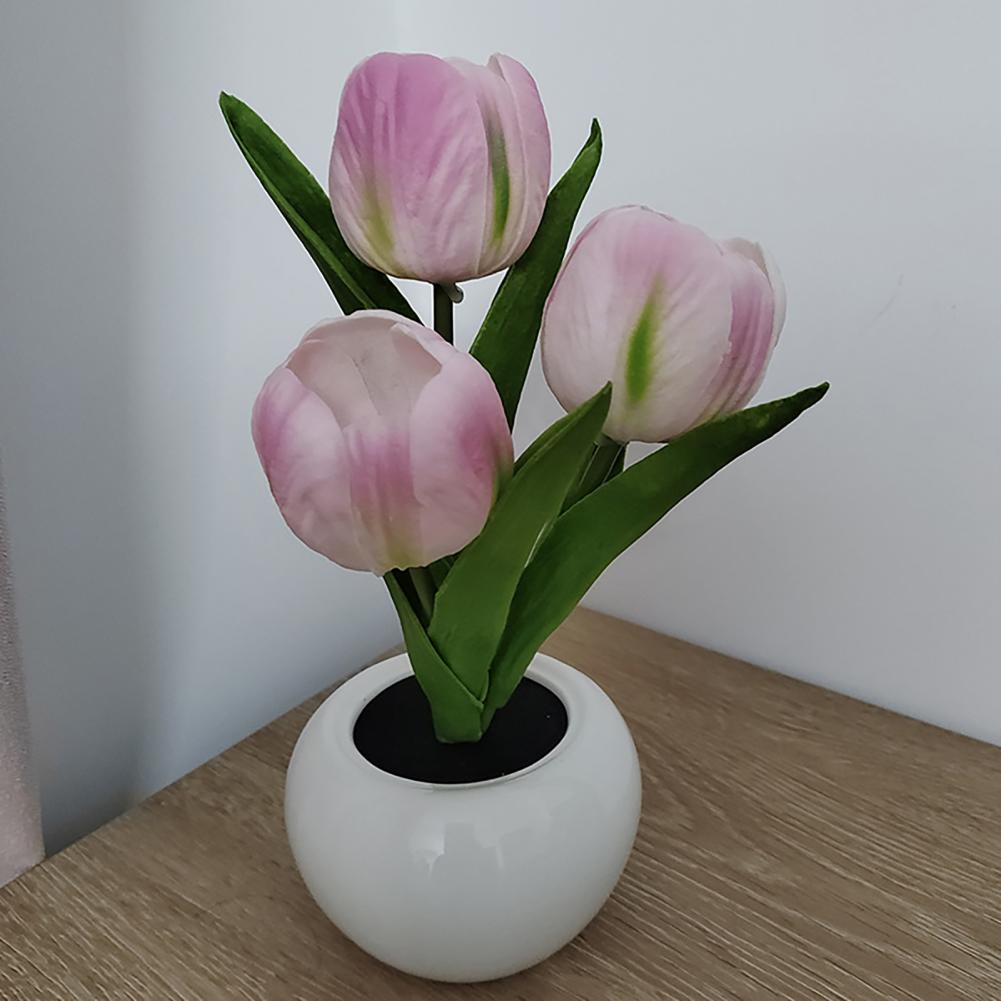 Hãy chiêm ngưỡng bức tranh vẽ bình hoa tulip hoàn hảo! Bạn sẽ mê hoặc với những nét vẽ tinh tế và sự sắp xếp thông minh của mỗi bông hoa. Màu sắc sặc sỡ của tulip sẽ làm bạn cảm thấy vui tươi và tràn đầy năng lượng. Hãy thưởng thức và cảm nhận sự tuyệt vời của nghệ thuật này!