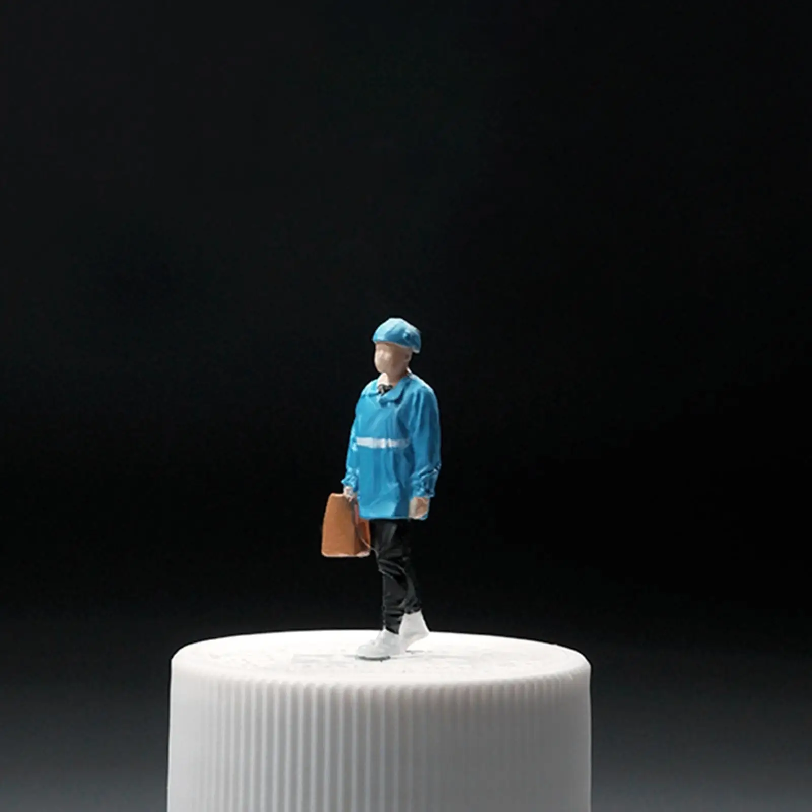 1/64 People Figures Miniature Deliveryman Figurines for Scenery Landscape