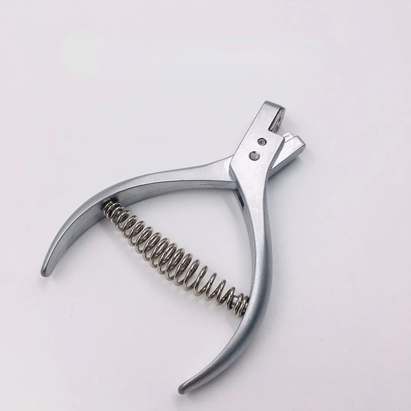 Description Picture 3 of itemTailors Designer Garment Pattern Notcher Paper Punch Sewing Pliers Punch Marker Pattern Hole Notches Punch Tool 1Pc