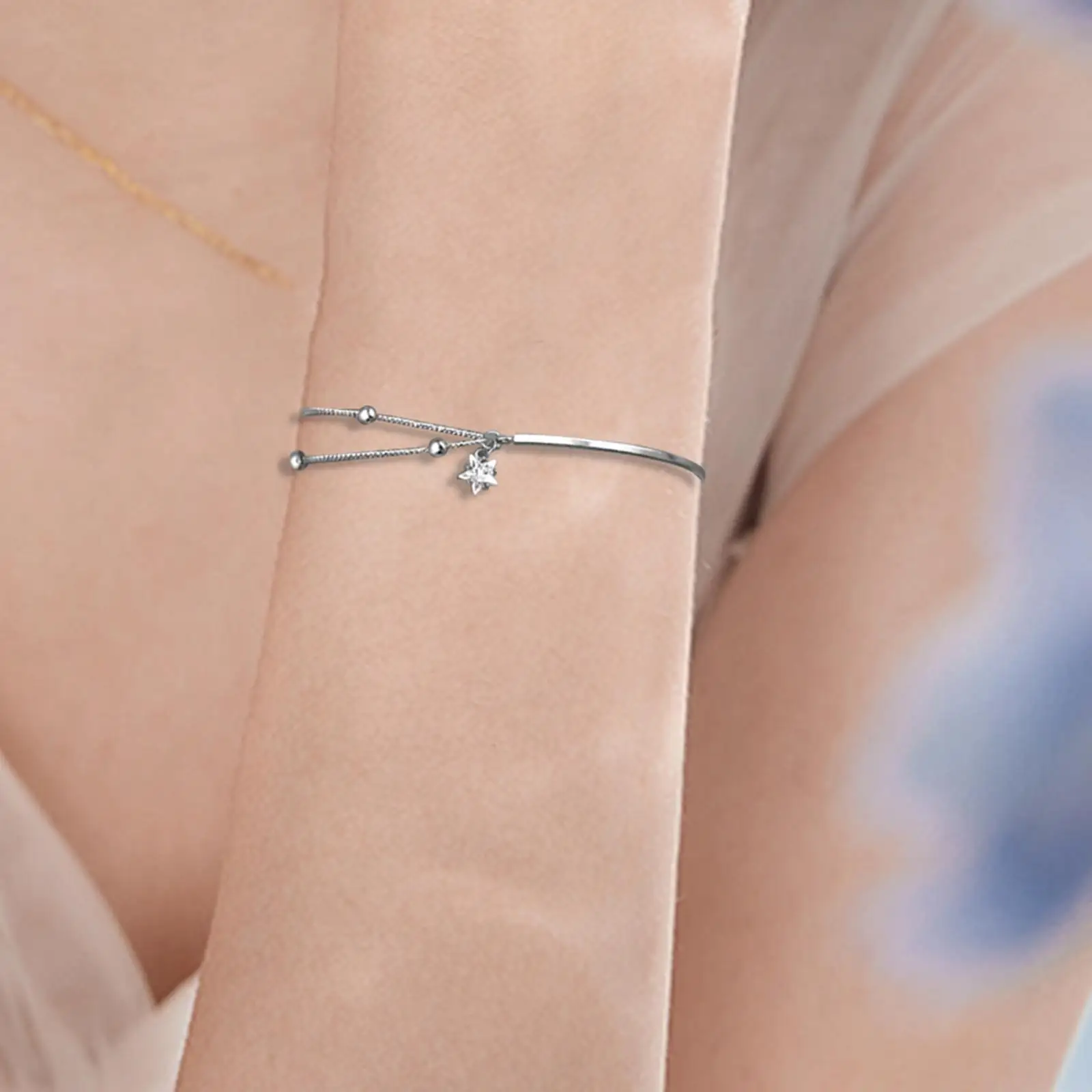 Women Bracelet Fashion Temperament Ladies Elegant Accessories Silver Star Bracelet for Best Friend Mother Anniversary