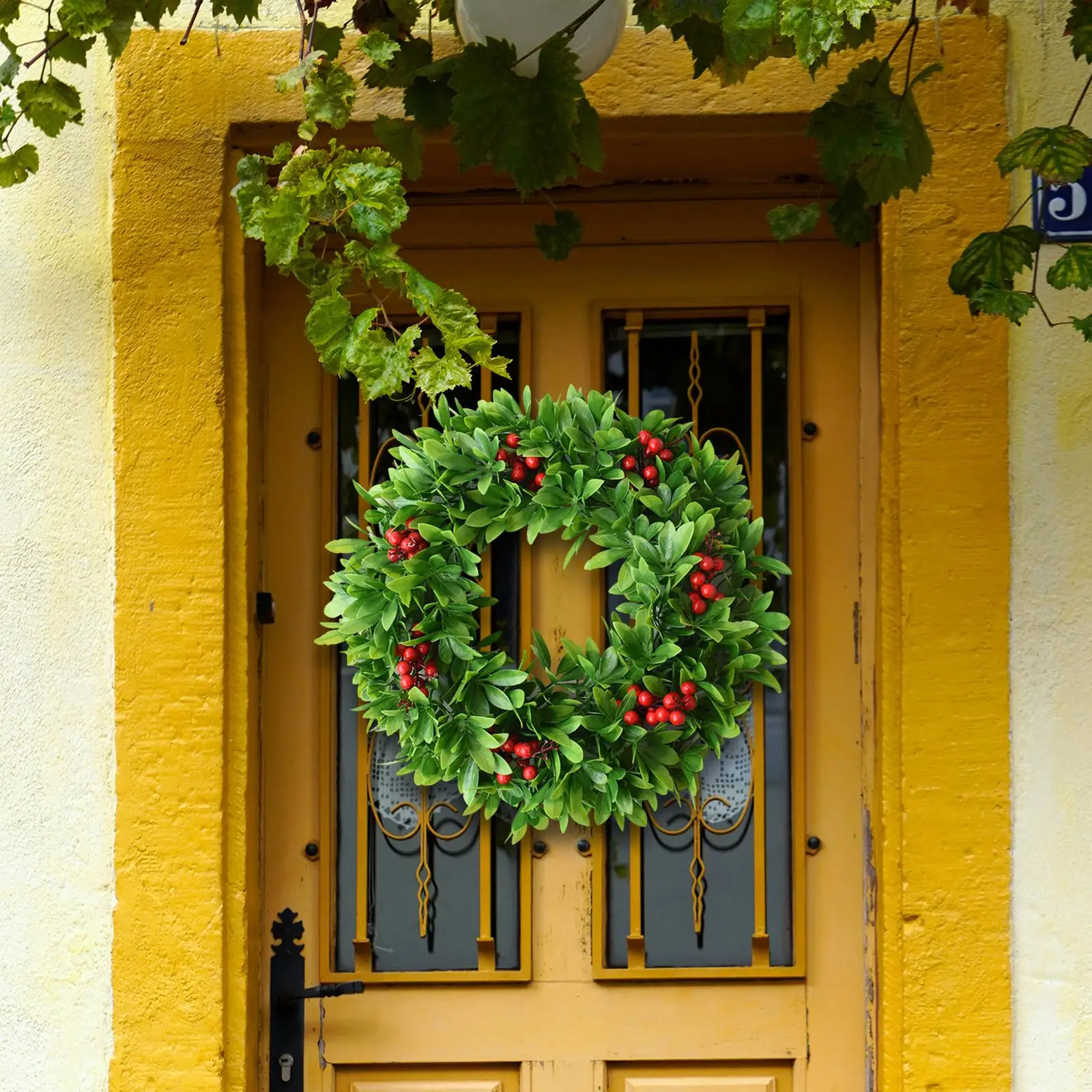 Christmas Wreath 45cm Diameter Green Leaves Red Berries Decorations Front Door Wreath for Fireplace Office Hotel Window Wedding