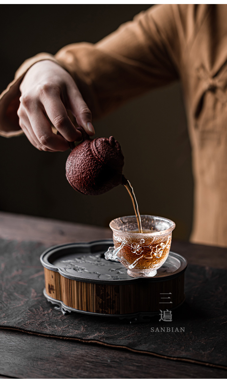 Glass Plum Blossom Cup_10.jpg