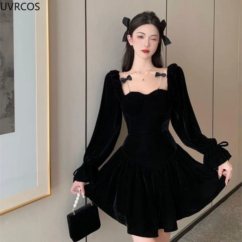 Бархатное черное мини-платье с медными пайетками