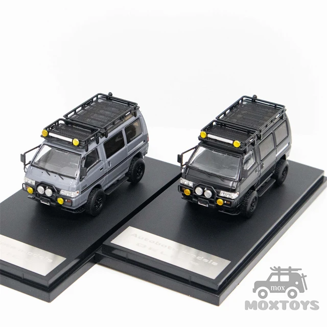 Autobots Models 1:64 Delica Star Wagon 4x4 Off-road customized 